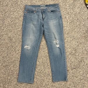 Levi’s Boyfriend Jeans Light Wash Patchwork Distressed Relaxed Size 29